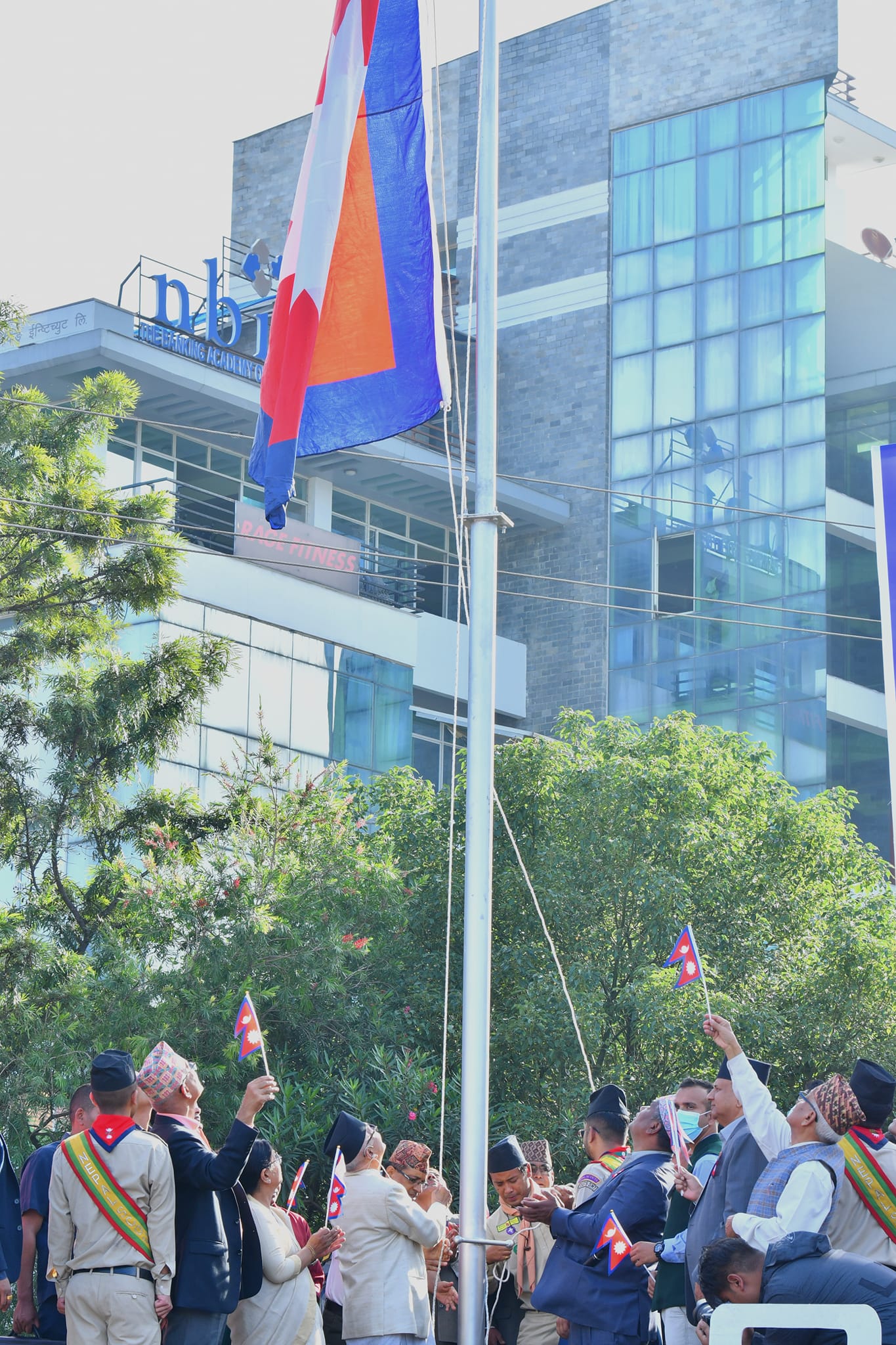 UML with national flag-11695182368.jpg